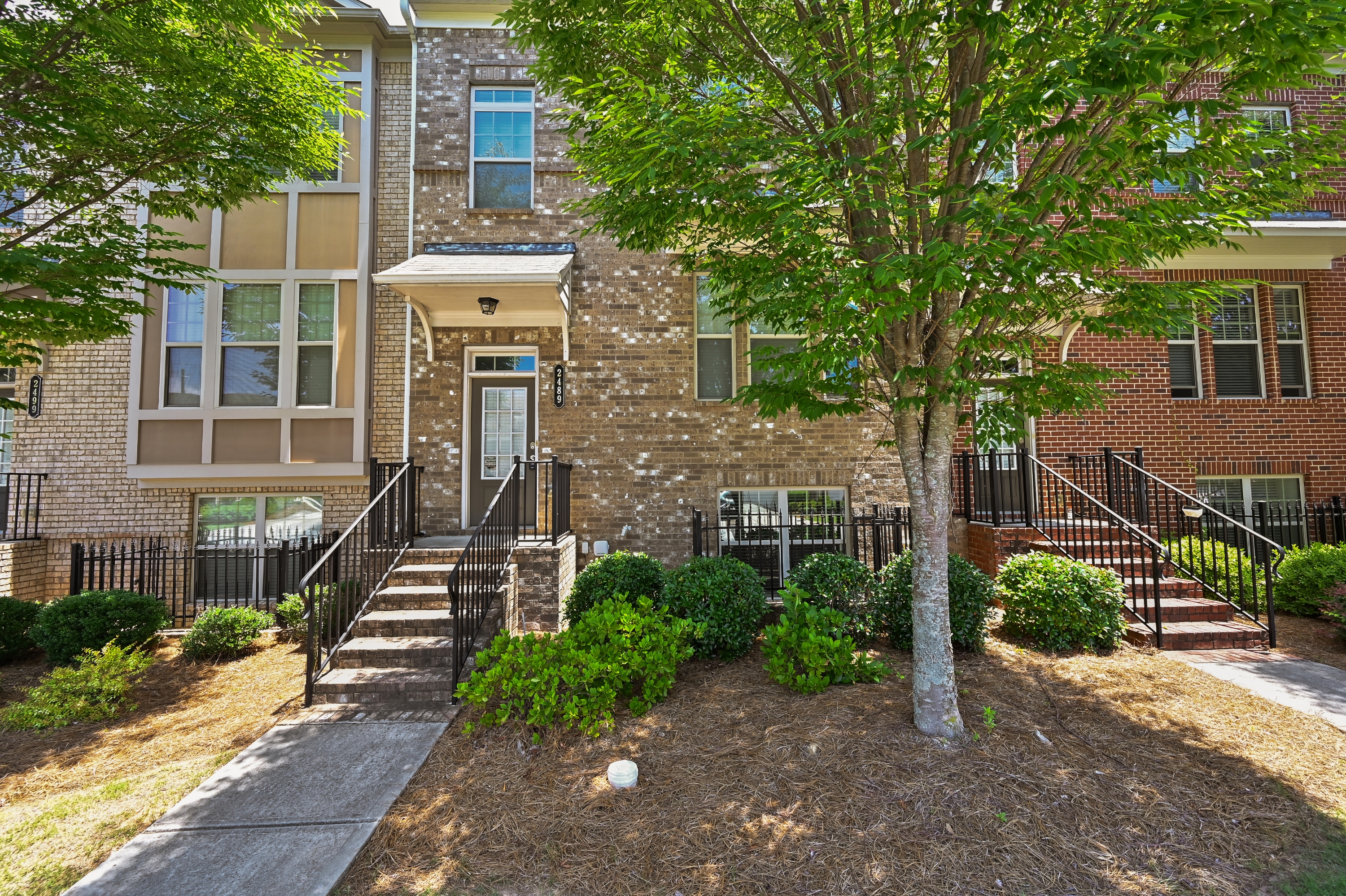 2489 Village Park Bnd